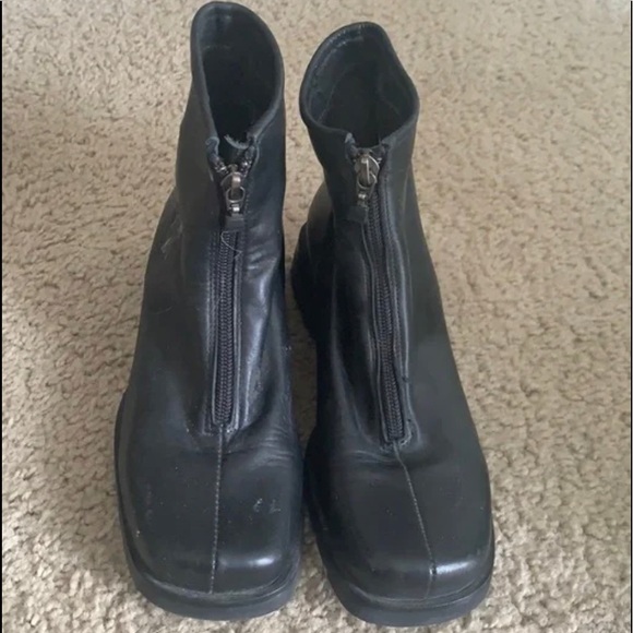 Canadienne black leather zip ankle boots 6.5 square toe - Picture 2 of 8